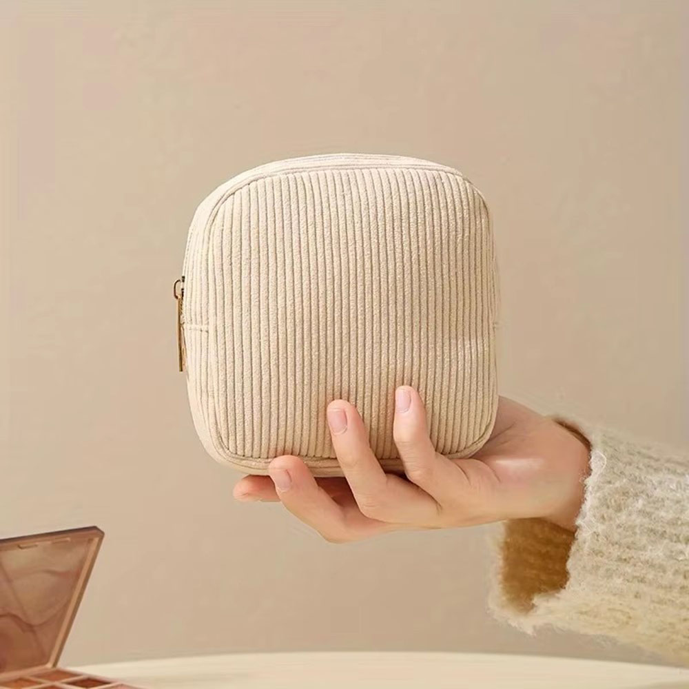 Large Capacity Sanitary Pads B - Cable Organizer Bag 评论和价格